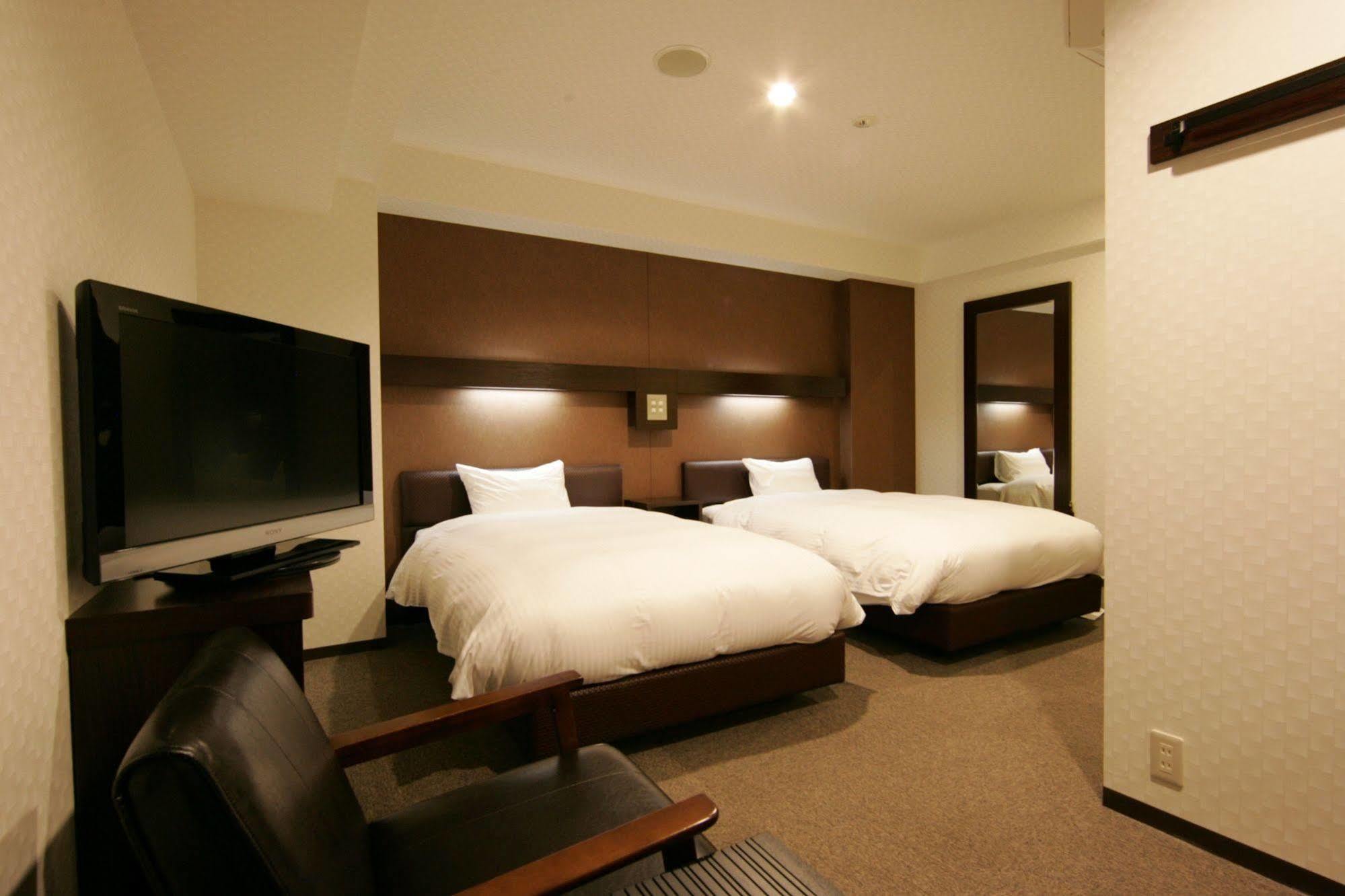 Green Rich Hotel Osaka Airport Ikeda  Buitenkant foto